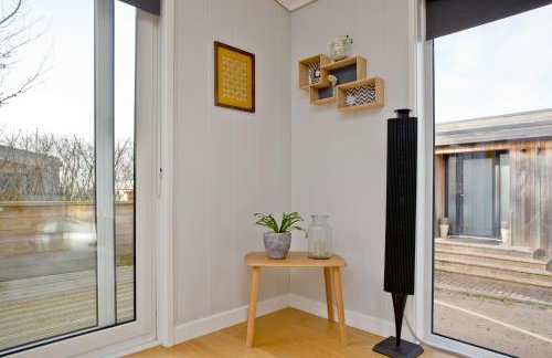 Nyland Lodge - Hot Tub - Fireplace - Free Parking & WiFi - Foto 9