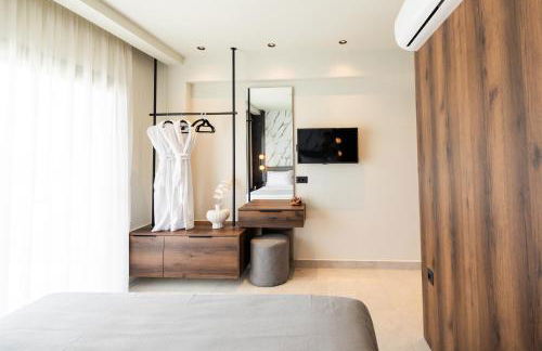 Celeste Luxury Villas - Photo 4