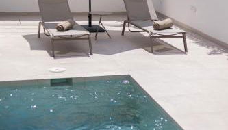 Bossa Bay Suites with Private Pool - MC Apartments Ibiza - Foto 4, sunbed