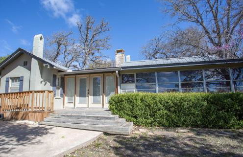 Cozy 2BR Cabin - King Bed Bunks Fire Pit & BBQ - Foto 23