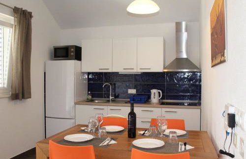 Apartment in Veli Rat Near Beaches - Photo 10