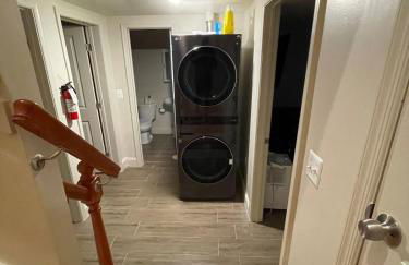 Chic 4 Br, 2Ba Apt in SE DC - Photo 13