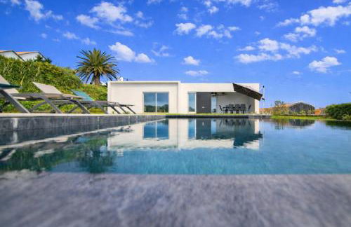 Seaview Villa with Heated Private Pool - Photo 1