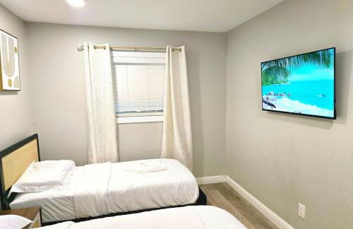 Escondido Front Unit 3-BR by SD STAY - Foto 16