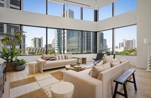 Upscale Downtown Condo Pool Gym & Skyline Views - Foto 56