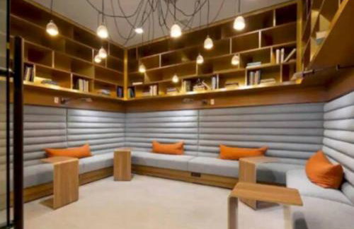 Spacious 2 Bedroom Apartment Near Disneyland and Anaheim Convention Center - Photo 4