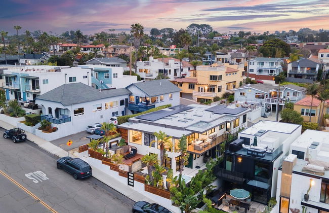 Steps to Beach+shops, Oceanview, Hot Tub+firepit Moonlight Modern by Avantstay - Foto 49
