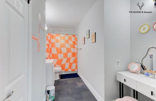 The Moose #10 - Stylish Loft with King Bed, Free Parking & Wi-Fi - Foto 46