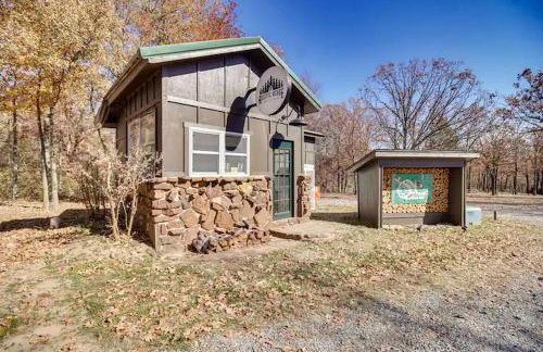 Cozy Studio Retreat with Scenic 5-Acre Views, Near City Lake & Cherokee Casino in Gentry, Arkansas - Foto 16