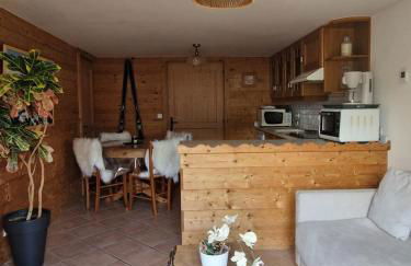 Pierre de Famille - Photo 2