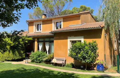 Logement lumineux, entièrement rénové avec jardin - Foto 14