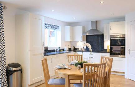 Spacious 4 Bedroom Home with Garden in Bedford - Foto 35