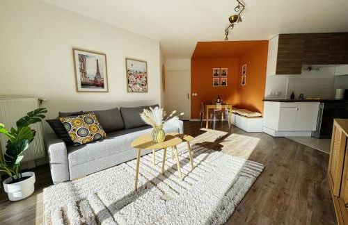 Massy Home, votre cocon à 2 pas du RER et de la gare TGV - Foto 1