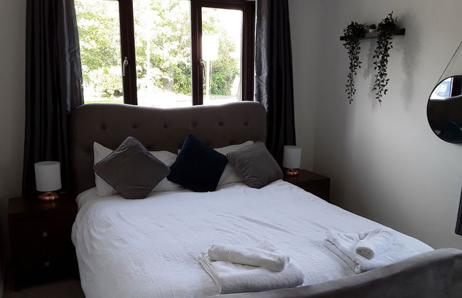 Impeccable 2-bed Apartment in Grays, London - Photo 11