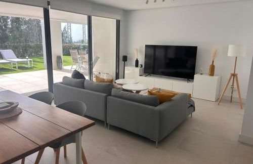 Modern garden apartment by Cabopino golf - Photo 2