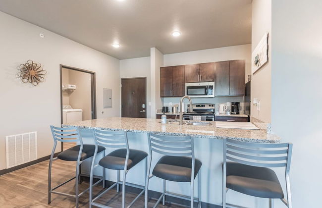 Spacious 2BR Suite W/patio Near Iowa State - Foto 7