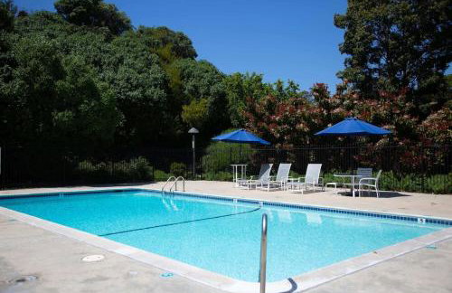 Geometric Loft renovated, hip, pets, poolspa - Foto 33