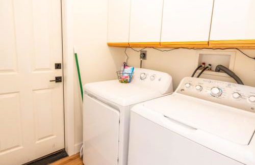 Newly Remodeled Family Friendly Home - Foto 14