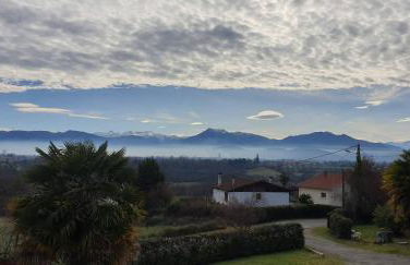 Pyrenees Vue Gite - Le Plus Commentaires Positifs - Vues Fantastique, Tres Bon Petit-Déjeuner, Calme, Piscine, Parking - Foto 22