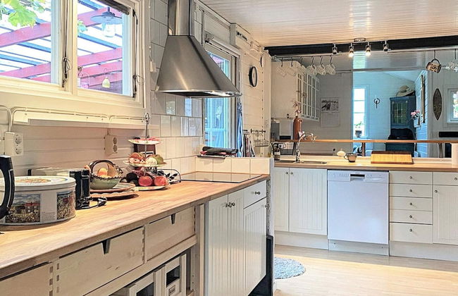 8 Person Holiday Home in Vackelsang - Photo 3