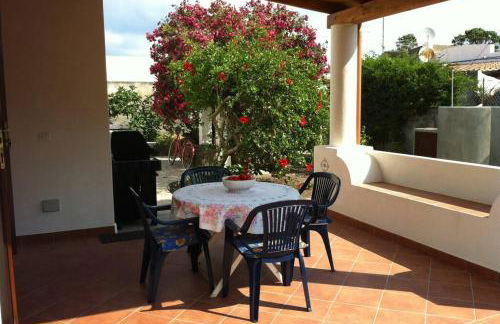 Villa by the Vulcano - 70mq plus large garden and patio - Foto 11