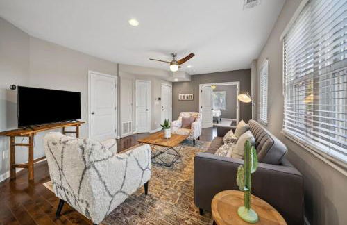 Classy 2BR Condo Near City Centre - OTR, UC, Zoo - Foto 1