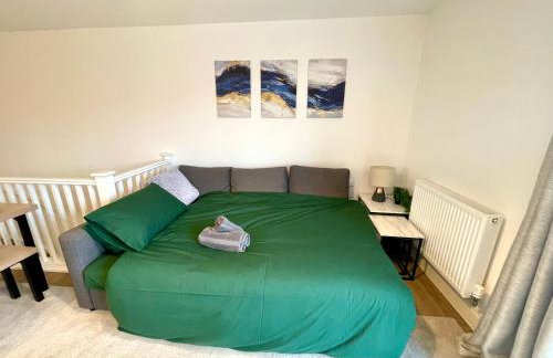 New Modern 2 Bed with parking in BISHOPS STORTFORD, close to Stansted Airport! - Foto 2