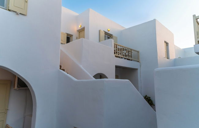 Mykonos Twins - Photo 33