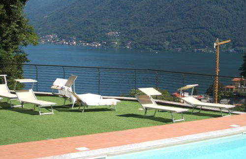 Green & Lake Home - Photo 4