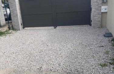 Glass and wood designer villa with garden in centertown - Foto 59