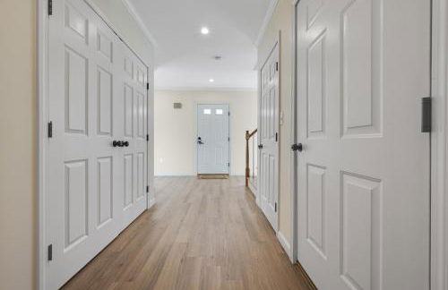 Spacious House in Prime Location - Photo 78