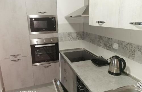 CITY CENTER PEARL #new#free reserved parking in garage elevator direct access#business and pleasure#city view&balcony&sunny&cafes&markets&tram#city center#working room#2 toliets#2 bedrooms - Photo 6