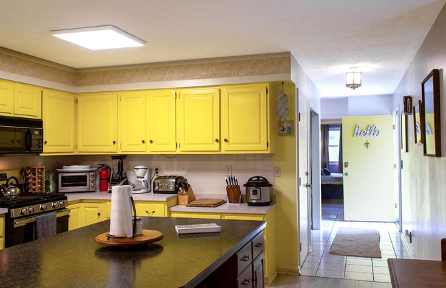 Huge Manor w Indoor Hot Tub and Pool Table - Foto 21