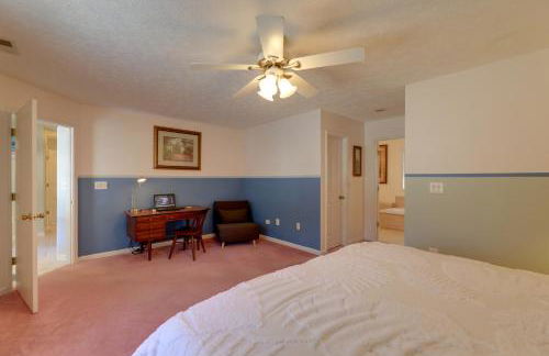 Pine Knoll Shores Getaway - Walk to Beach! - Foto 18