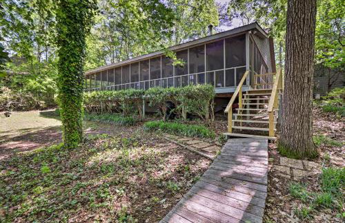 Lakefront Milledgeville Cabin Private Dock, Porch - Foto 25