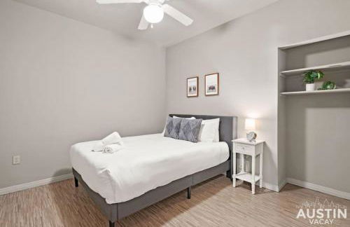 Perfect Location Near UT and Large Patio With A View - Foto 25