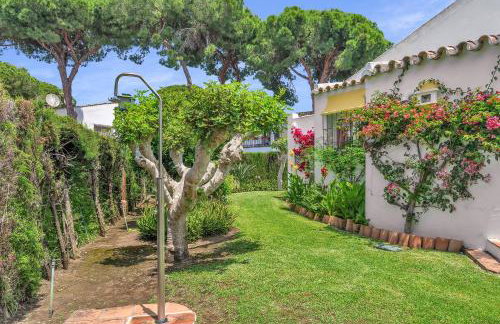 Villa Arin - Beachside Family Home by Finest Rentals - Photo 48