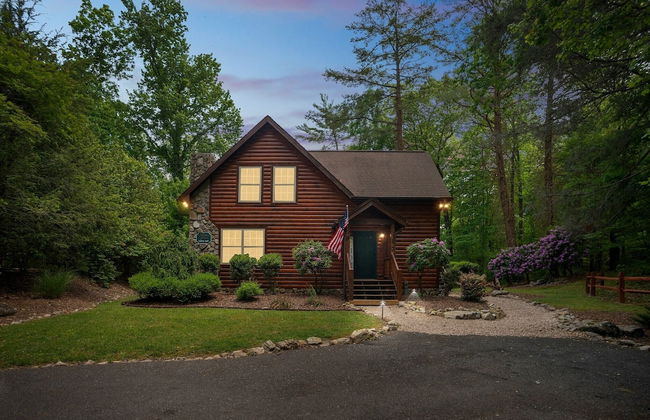 Tree Top Lodge - Gorgeous Lake Cabin With Hot Tub & Magnificent Views Of Forests And Mountains! 3 Bedroom Cabin by Redawning - Foto 49