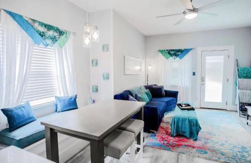 Soothing Blues in Peaceful 2BR 1BA Cottage - Foto 2