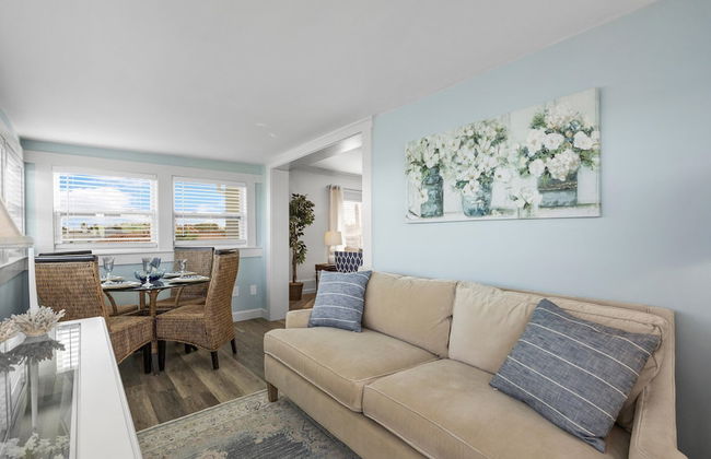 Eagles Nest at Villas on the Bay Retreat for 4! - Photo 13