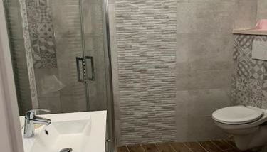 Très beau F2 au cœur du village - Foto 3