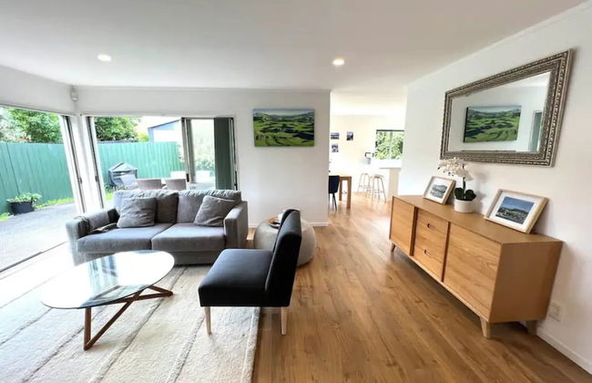 Private and Sunny 3BR with parking I Zodiak Stays - Foto 1