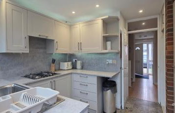 Cozy 4-Bedroom Family Getaway - Foto 4