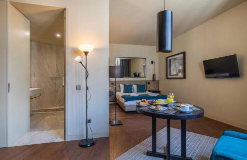 039 8 Building Studio 222 - Garden View - Photo 10