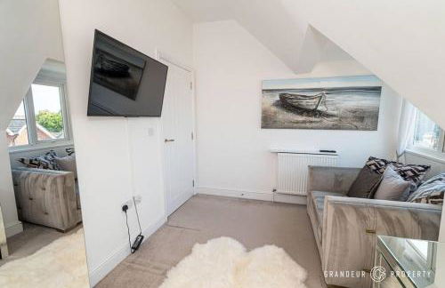 Park Views by Grandeur Property - Photo 20