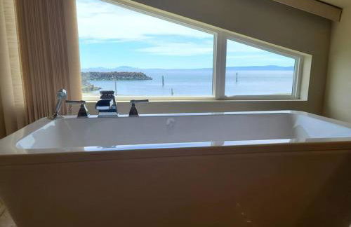 The Seaside Getaway - Photo 34