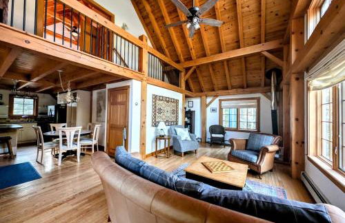 Bright Post & Beam Retreat with Fire Pit & Game Room Near Acadia | Sorrento, Maine - Foto 3