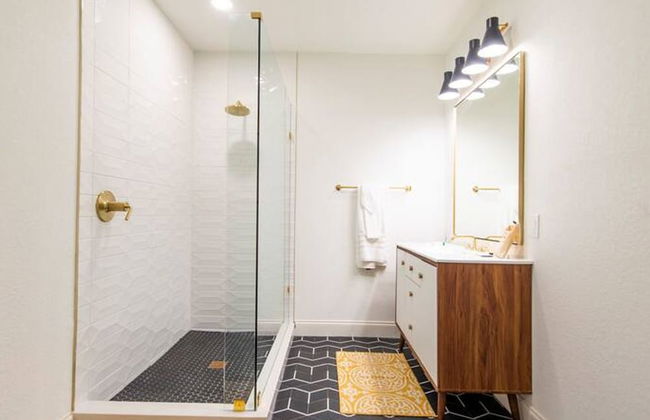 The Mod Poppy Large Home 10 Minutes From it all - Foto 10