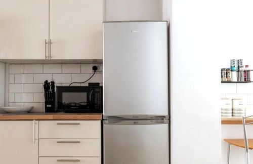 Stylish 2BD Family Hideaway in Dover - Foto 18