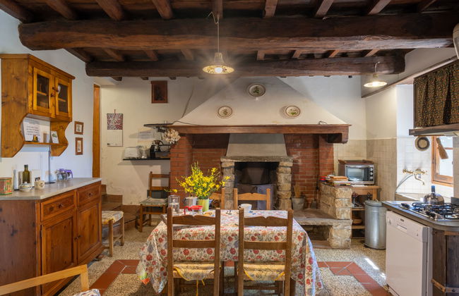 3 bedroom House in Pontassieve with private pool and garden - Photo 9